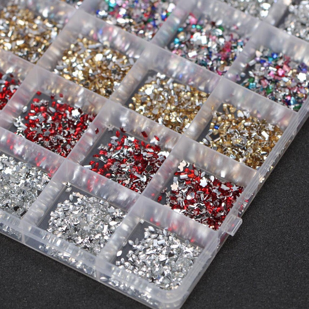 Strass et décorations - boîte mix 24 compartiments