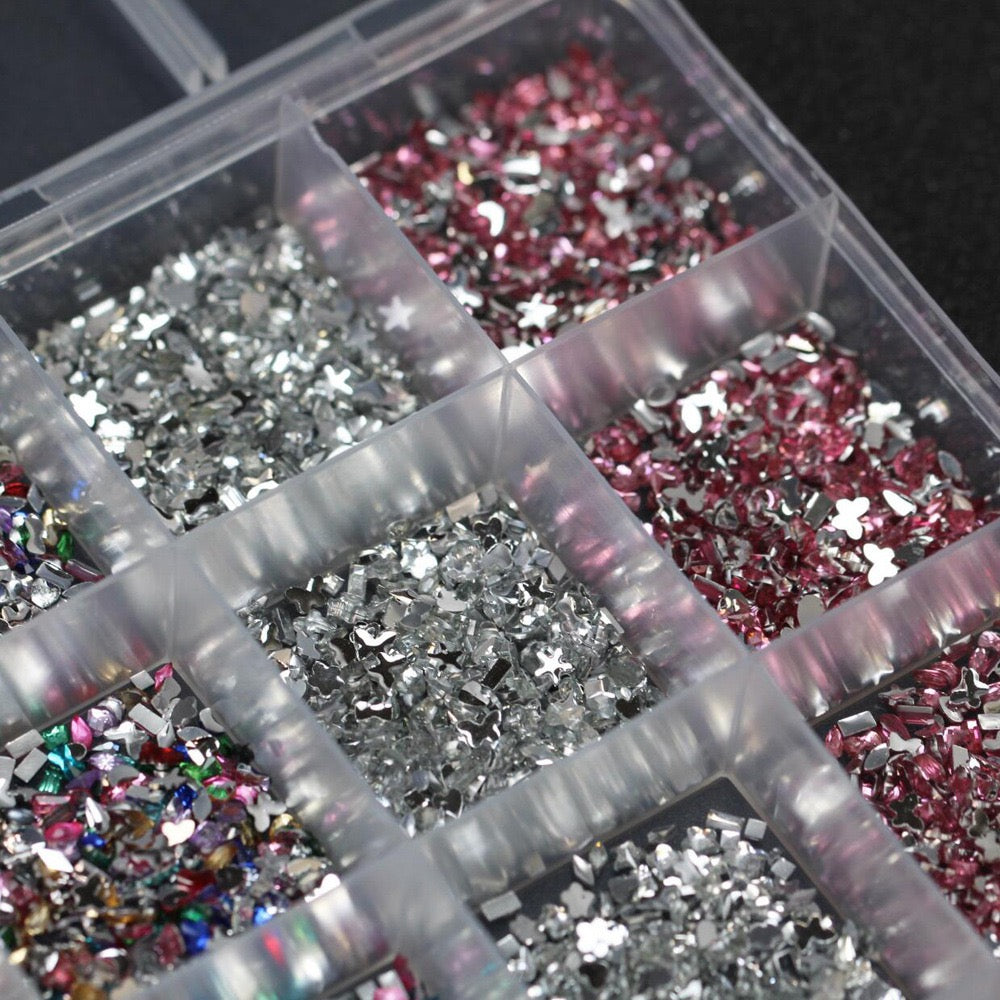 Strass et décorations - boîte mix 24 compartiments